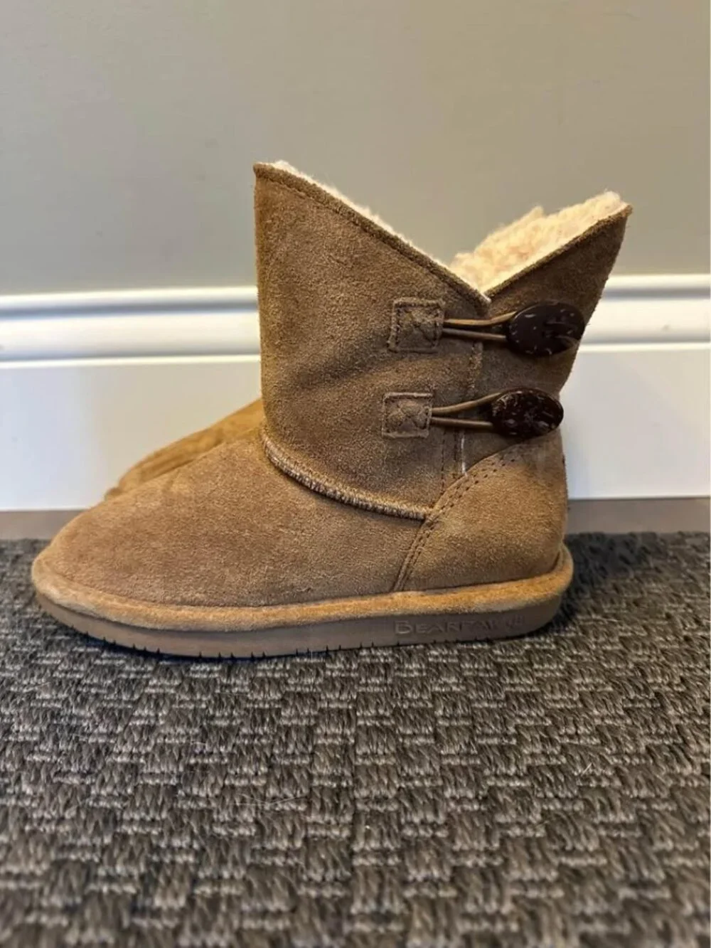 Youth size 13 sherpa boots